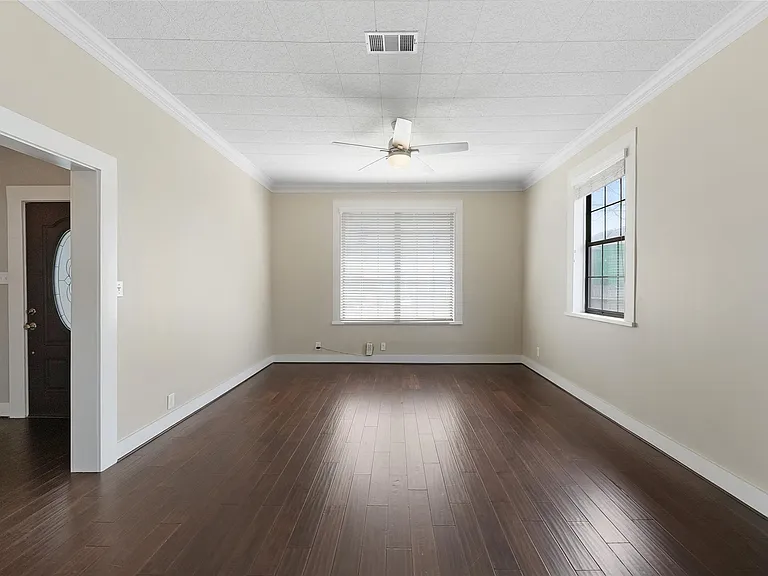 309 Pecore St — Photo 11