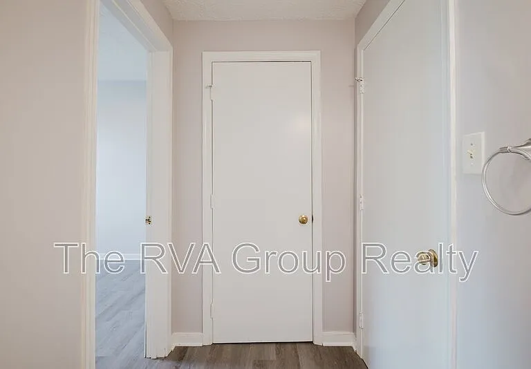 3807 Woodlawn St #8 — Photo 22