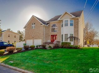 51 Philo Blvd, Edison, NJ 08837