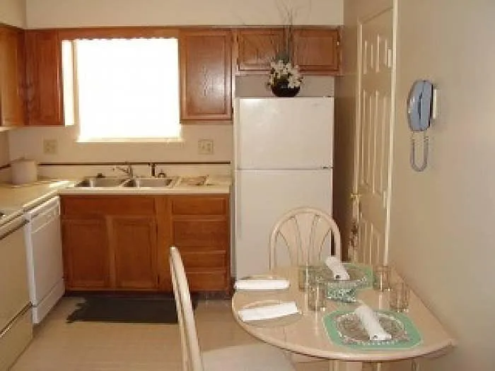 1135-2 W Virginia Ln — Photo 2