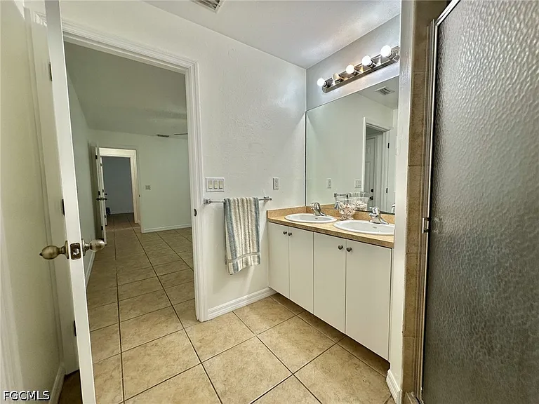 4317 SW Santa Barbara Pl — Photo 25