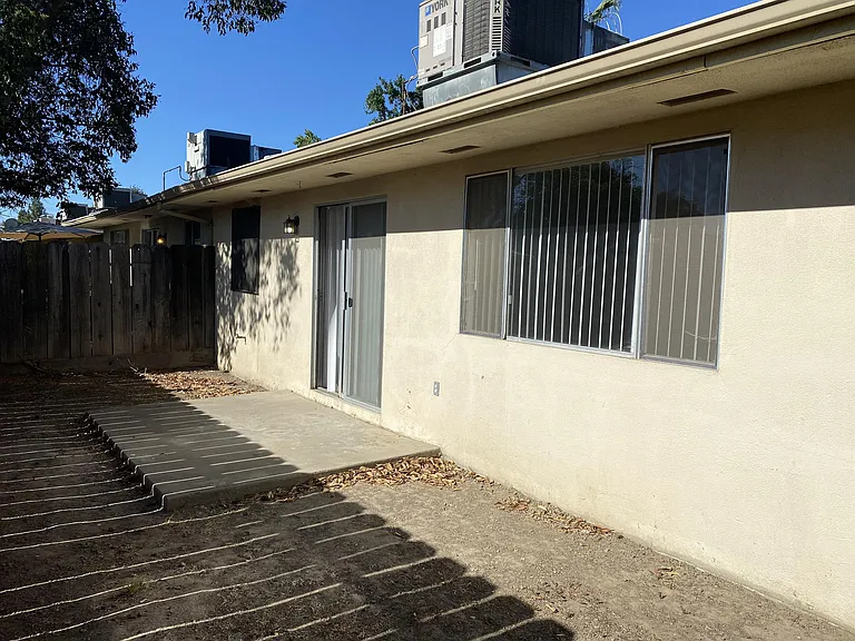3018 Delta Ave — Photo 16