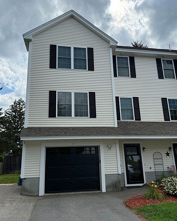 1st image of 7 Willow St #7
