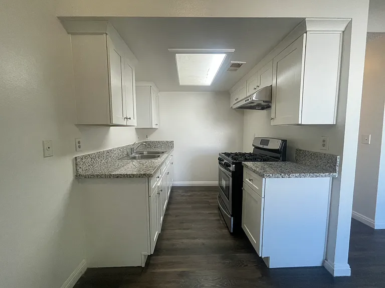 15335 Maplegrove St #11 — Photo 9