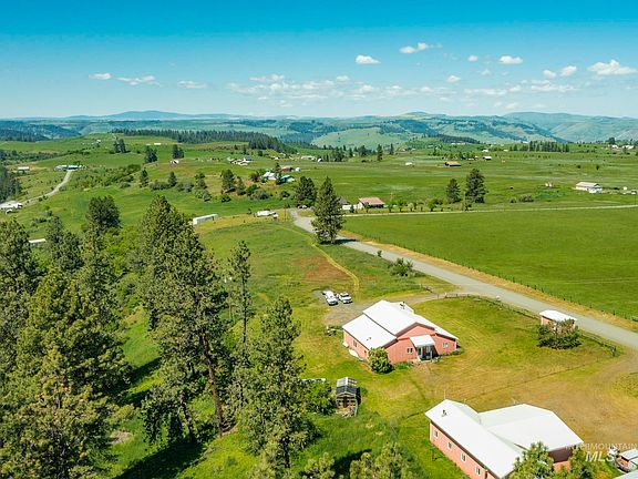 3rd image of 680 Pleasant Valley Rd