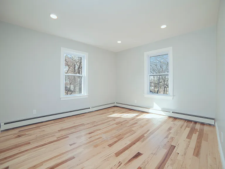 Duffley Ct — Photo 13