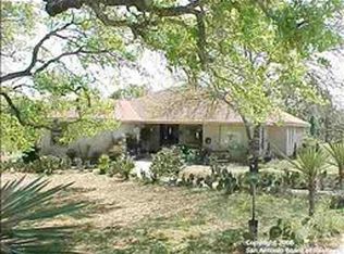 640 Sunshine Mdw, Adkins, TX 78101