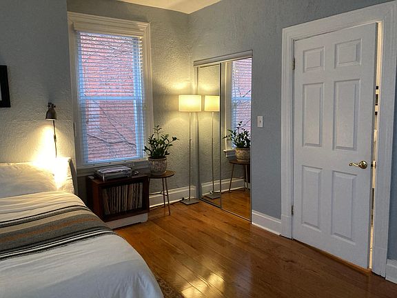 4th image of 905 N Saint Clair St #2