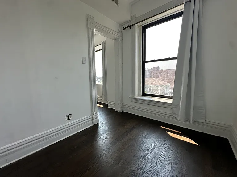 607 N Noble St #4 — Photo 13