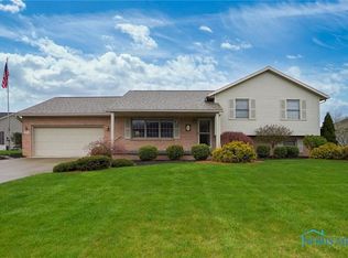 2024 Greystone Dr, Findlay, OH 45840