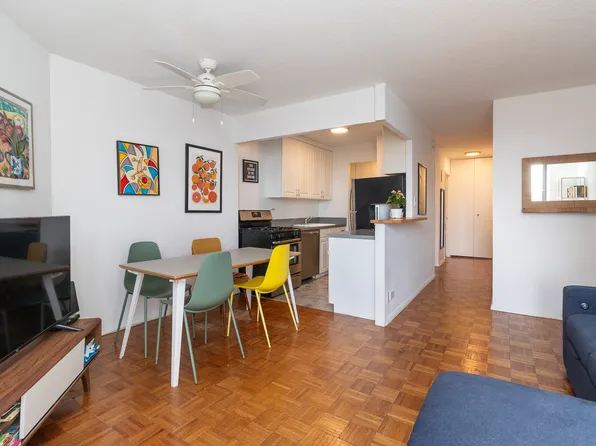1641 Third Avenue image 1 of 16