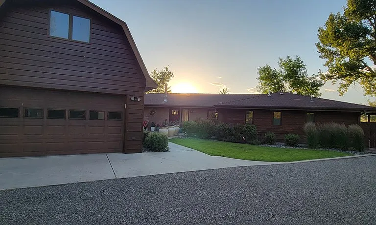 1037 View St — Photo 7