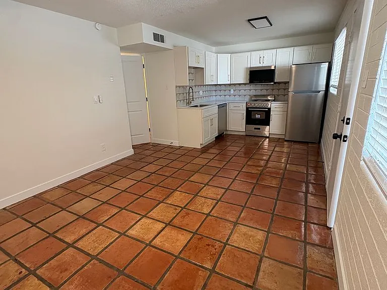1867 E University Dr — Photo 29