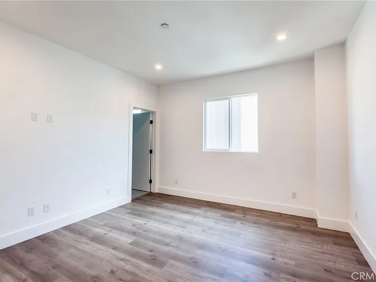 10910 W Hesby St #1/2 — Photo 21