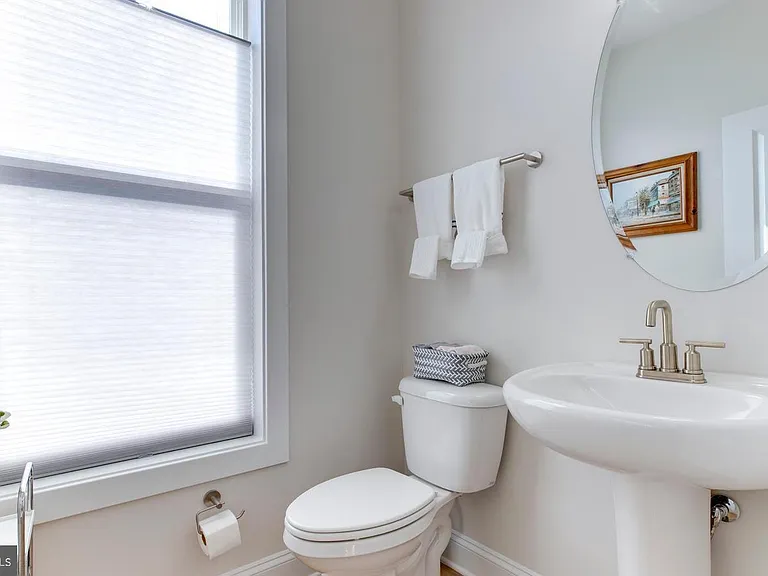 2631 Velocity Rd — Photo 32
