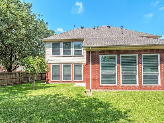 3rd image of 2211 Summer Bay Cir