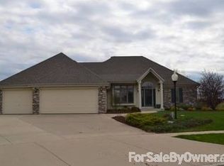 1107 Heron Ct, Mukwonago, WI 53149