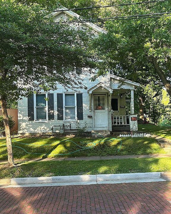 1st image of 111 Fairview Ave
