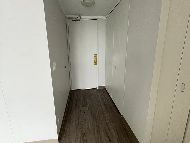 Lake Grove Village Apartments — Photo 3