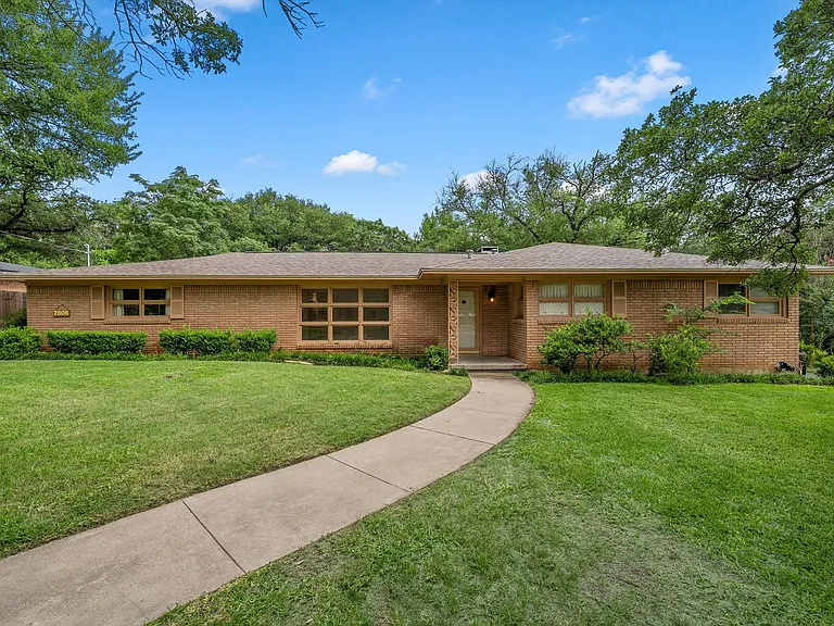 7808 Delhi Rd — Photo 1