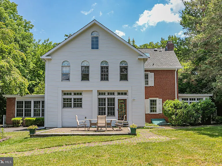 254 Jefferson Rd — Photo 36