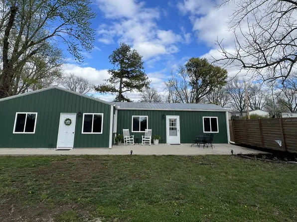 102 E Minnesota St, Salisbury, MO 65281