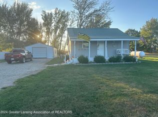 4472 S Mount Hope Rd, Carson City, MI 48811