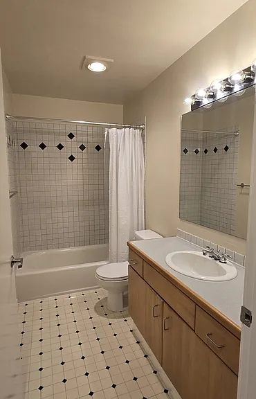 701 Galer St #605 — Photo 12