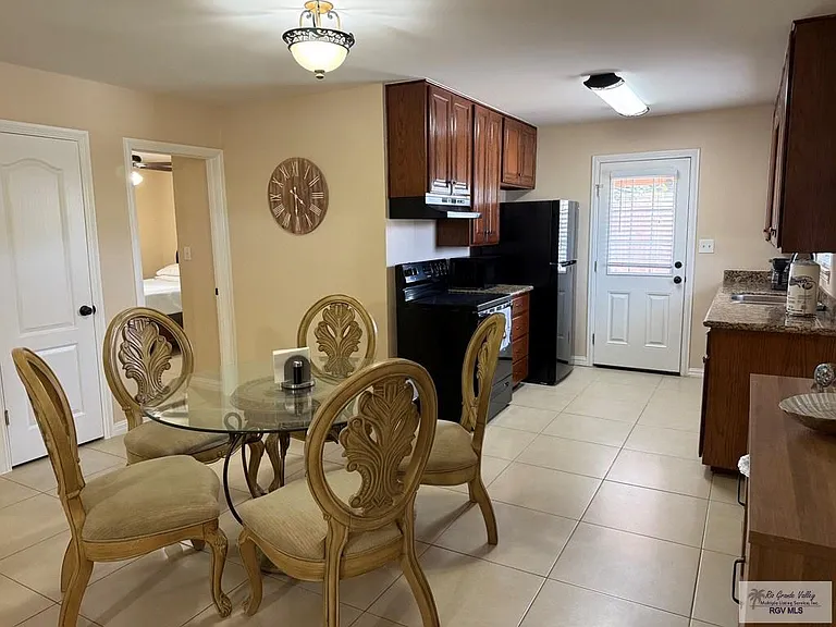 1618 E Los Ebanos Blvd — Photo 3