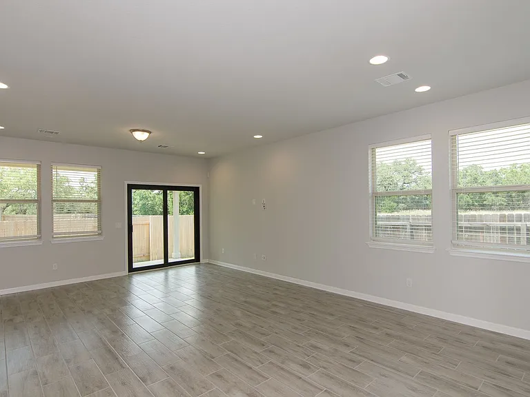 905 Olive Creek Dr — Photo 25