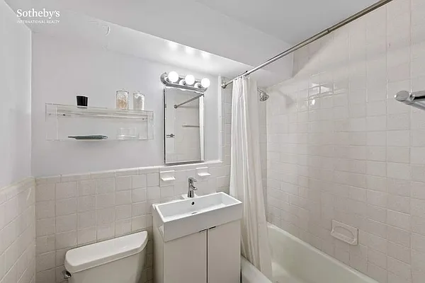 Sold by Sotheby's International Realty | media 7