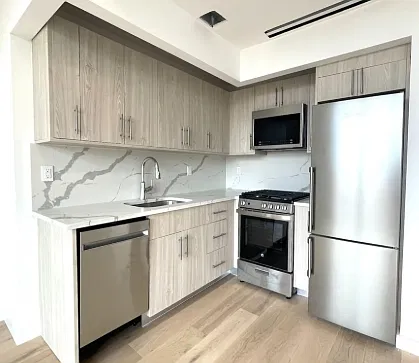 1516 Park Avenue — Photo 2