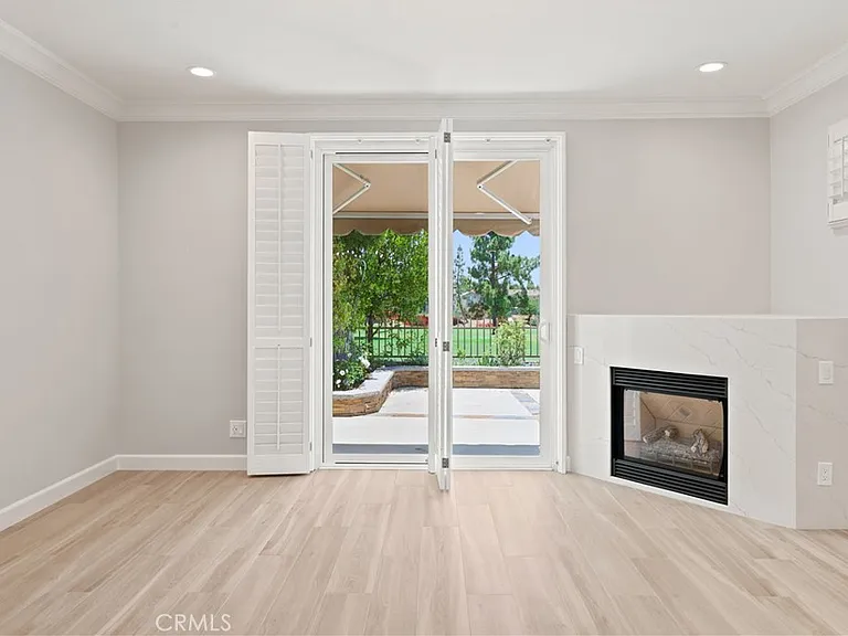 2396 Sunningdale Dr — Photo 2