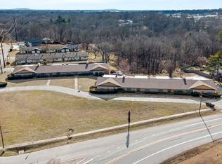 432 E Locust St, Rogers, AR 72756