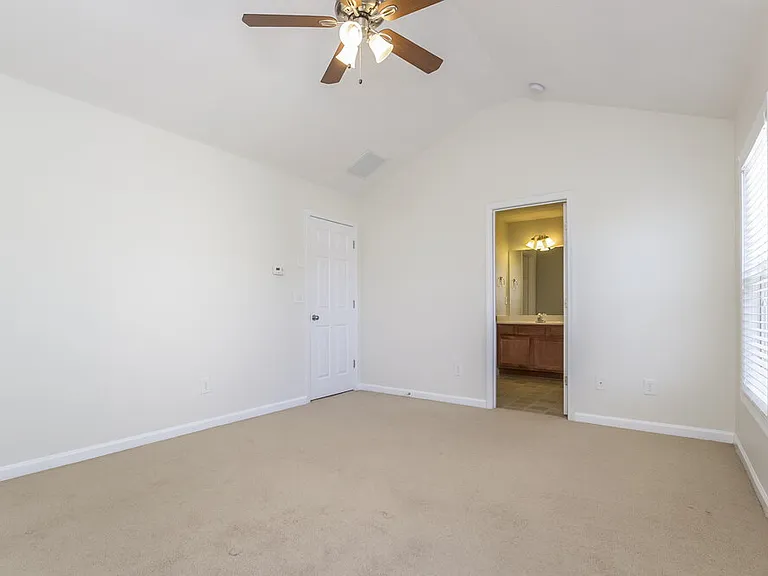 815 Forsythia Way — Photo 15