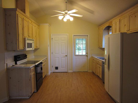 3rd image of 525 Judy Ann Dr