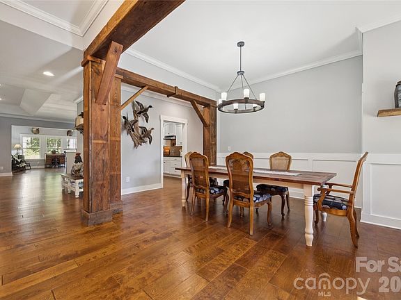 3rd image of 295 Worthington Dr