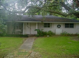103 Nelson St, Jones Creek, TX 77541