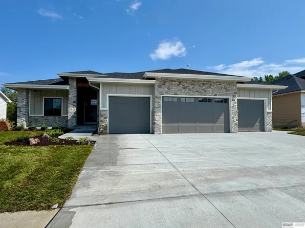 20025 V St, Omaha, NE 68135