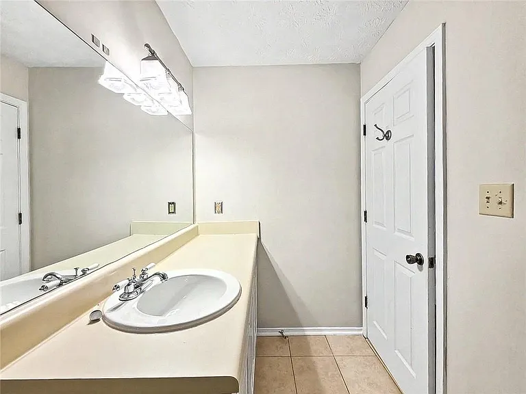 1702 Country Park Dr SE — Photo 22