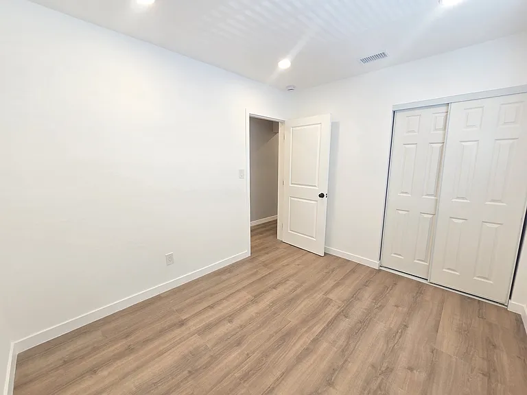 6327 California Ave — Photo 19