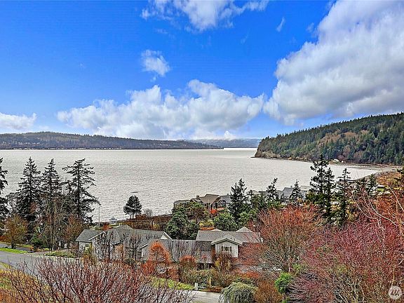 2nd image of 337 Moana Drive