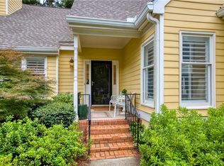 46 Vernon Glen Ct, Sandy Springs, GA 30338