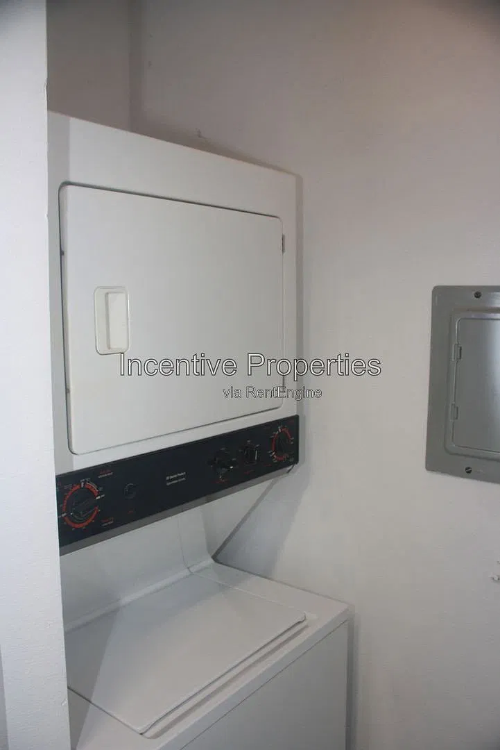 1 bed, 1.0 bath, 779 sqft, $1,350 — Photo 4