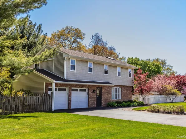 140 Tremper Street, Holbrook, NY 11741