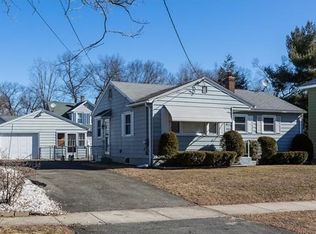 75 Michigan St, Springfield, MA 01151
