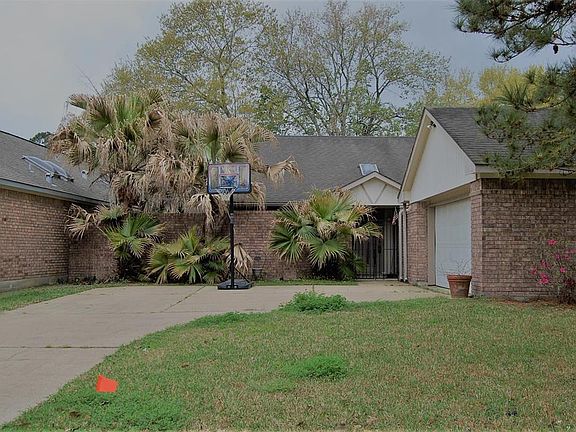 2nd image of 3323 Valley Gardens Dr