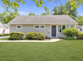 43 Island St, Plainview, NY 11803