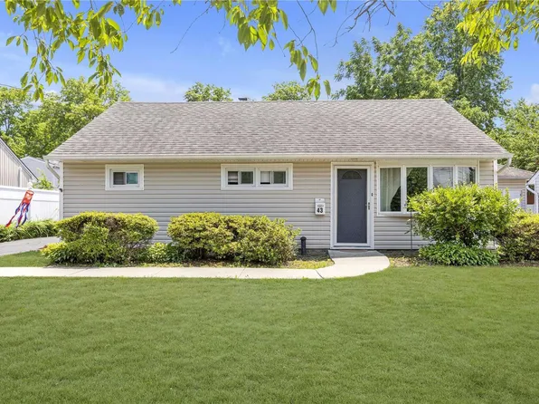 43 Island Street, Plainview, NY 11803