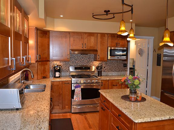 4th image of 480 Moraine Hill Dr